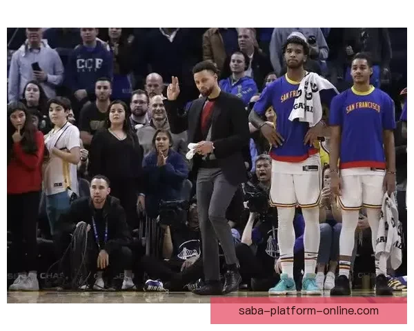 勇士伤兵潮波尔津吉斯罚球时替补席仅剩两人七人缺阵成焦点